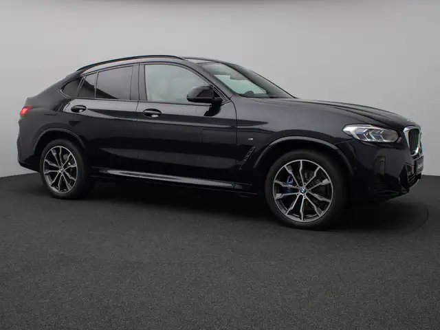 BMW X4 M view 4