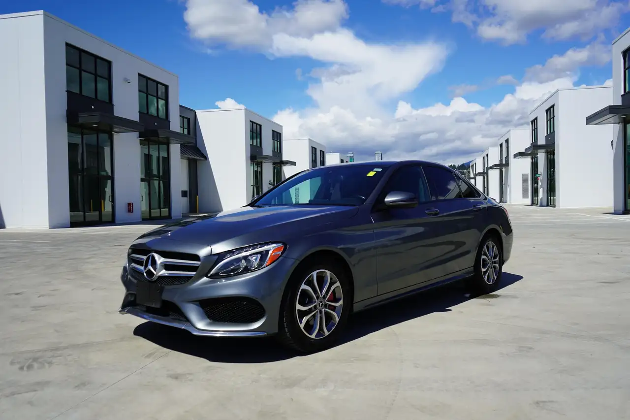 2018 Mercedes-Benz C-Class photo 2018 Mercedes-Benz C-Class