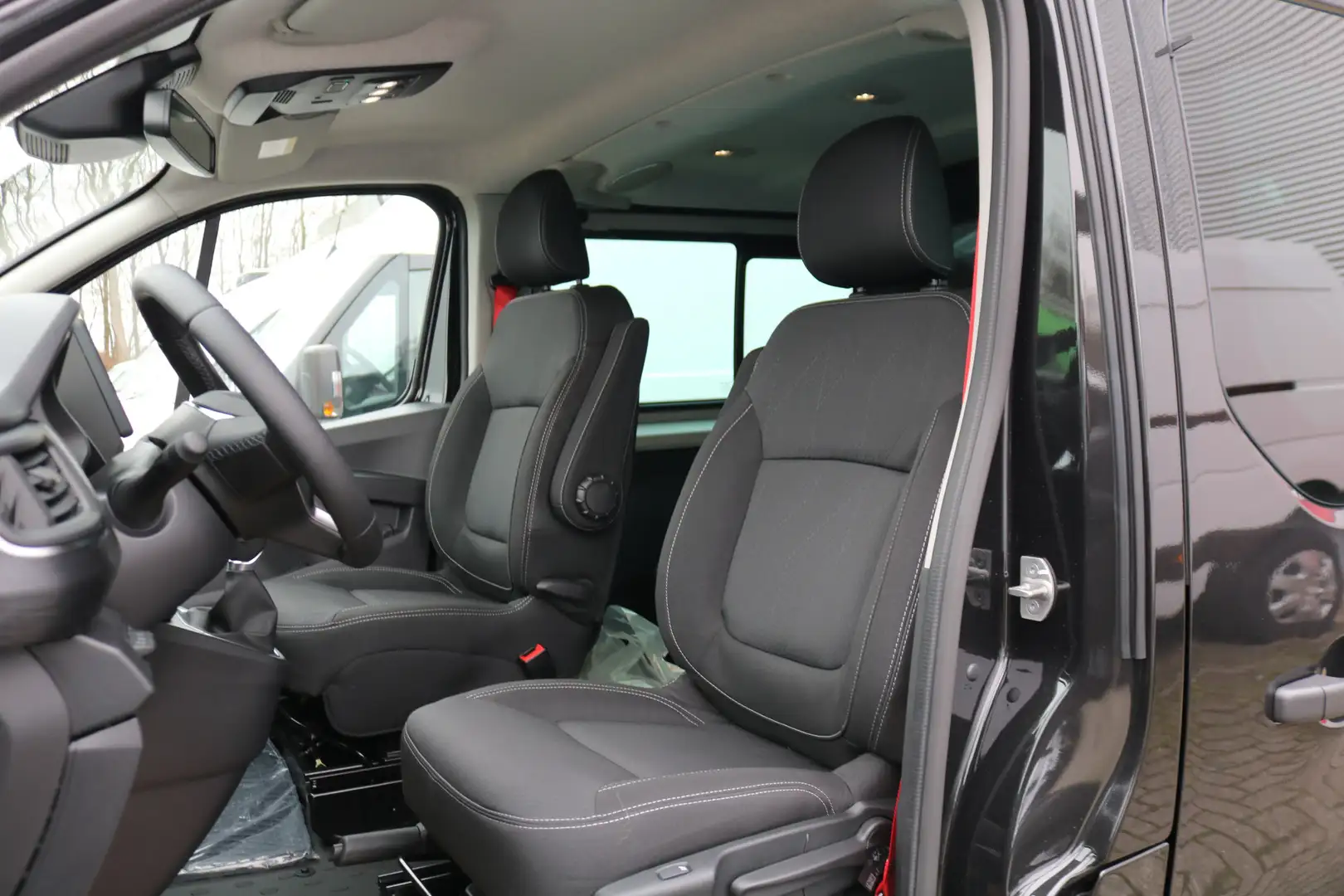Renault Trafic 2.0 dCi 170pk DC Automaat Airco Navigatie Camera T Zwart - 2