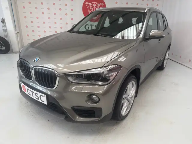 BMW X1 sDrive20i Aut. Sport Leder Navi Pts 63000km 141kW
