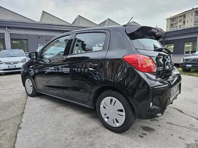 Mitsubishi Space Star view 6
