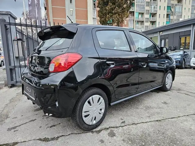 Mitsubishi Space Star view 4