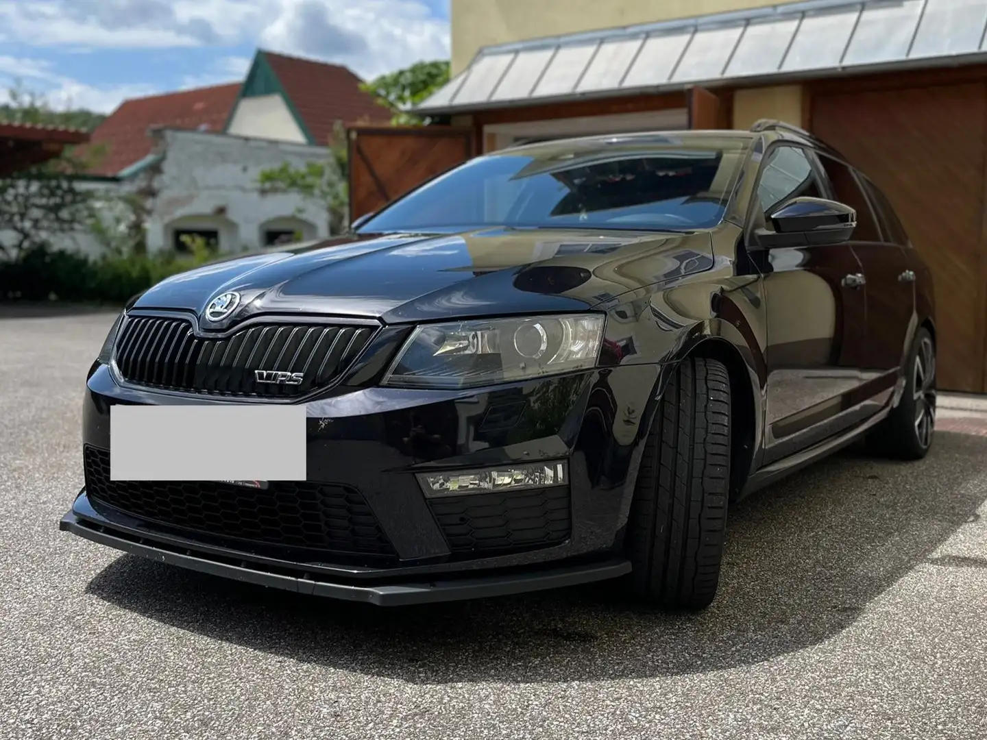 Skoda Octavia Octavia Combi RS 2,0 TDI Green tec DSG RS Schwarz - 1