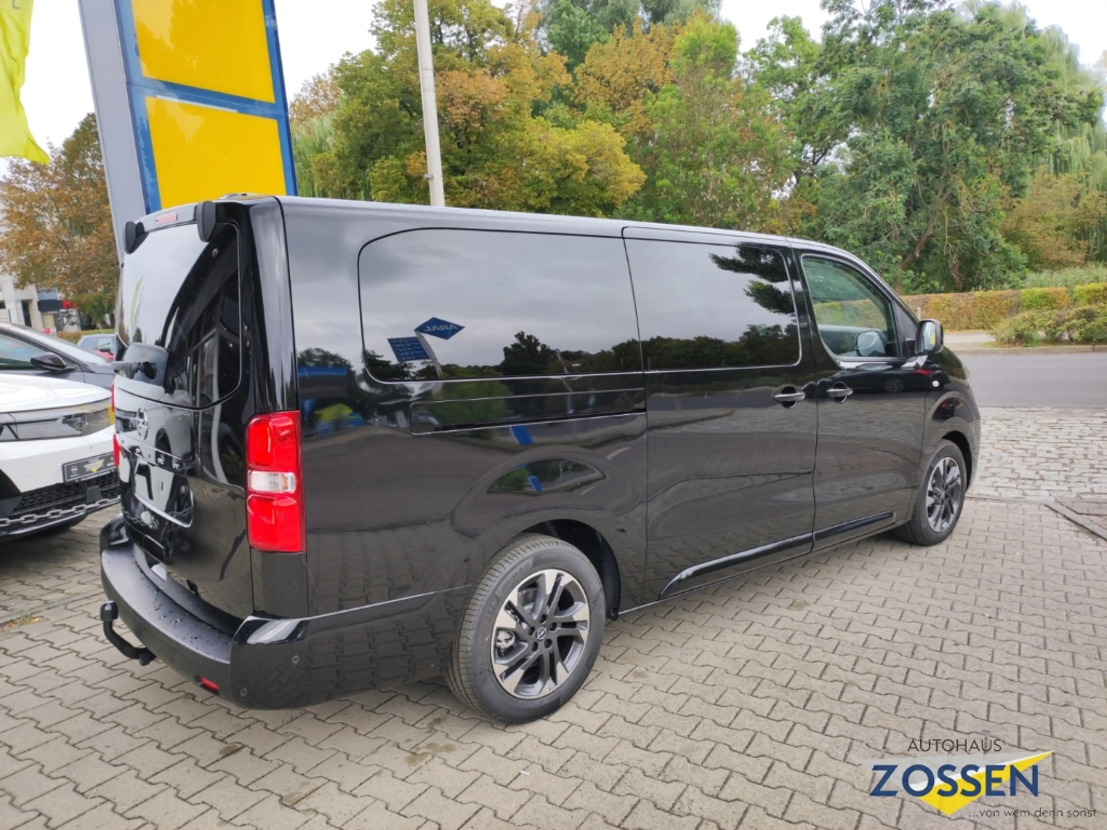 Opel Zafira Life GS XL+8 Sitzer+Standheizung+Leder+LED — photo 5