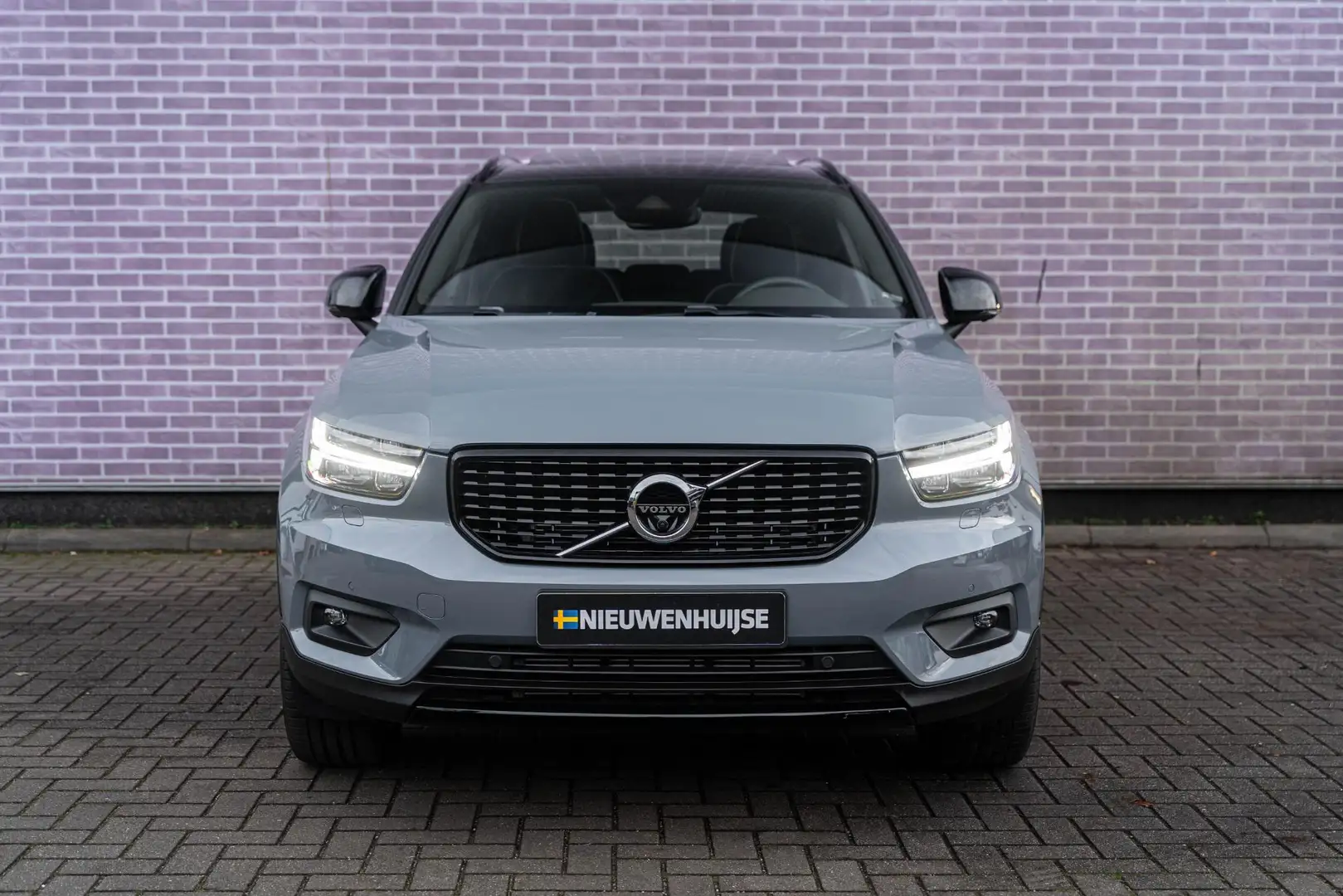 Volvo XC40 1.5 T5 Recharge R-Design | Schuif-/ Kanteldak | St Grigio - 2