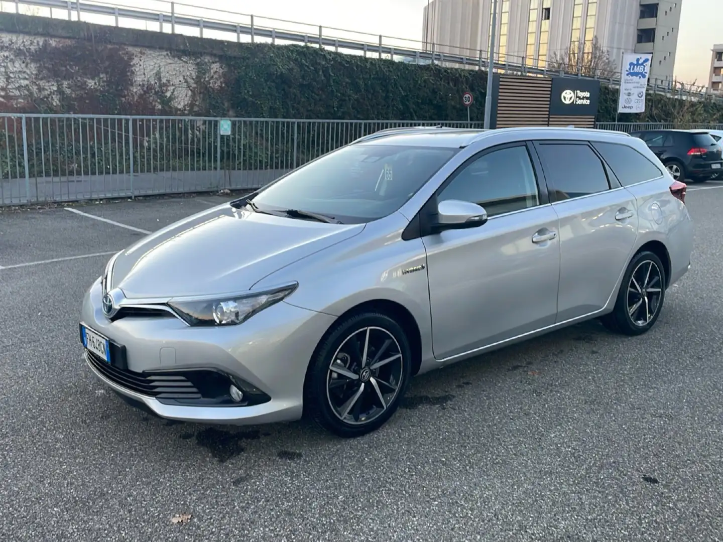 Toyota Auris Auris Touring Sports 1.8 Hybrid Active  GARANZIA - 1