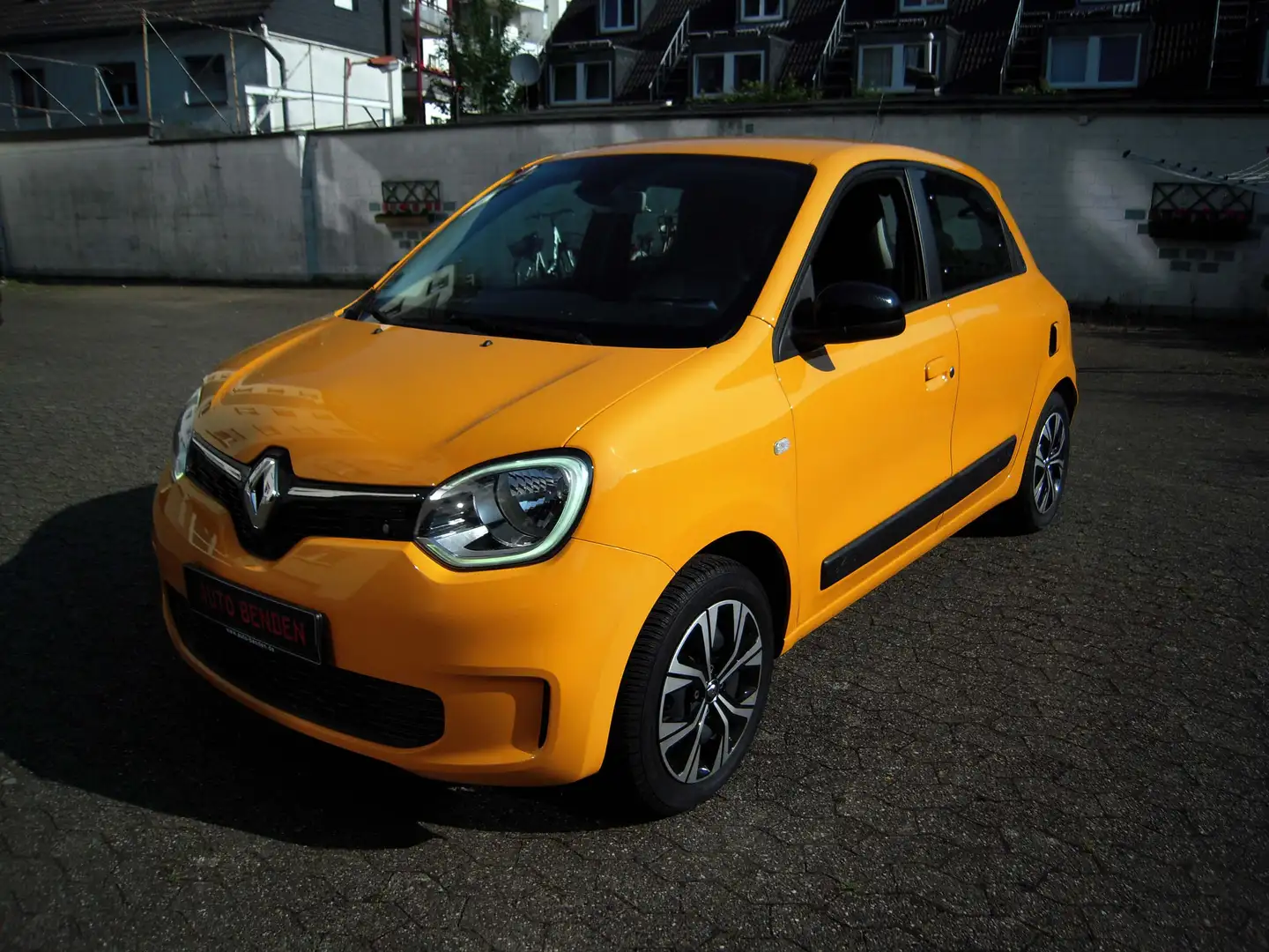 Renault Twingo Nur 23000 Km!! Inzahlungnahme möglich!! Gelb - 1