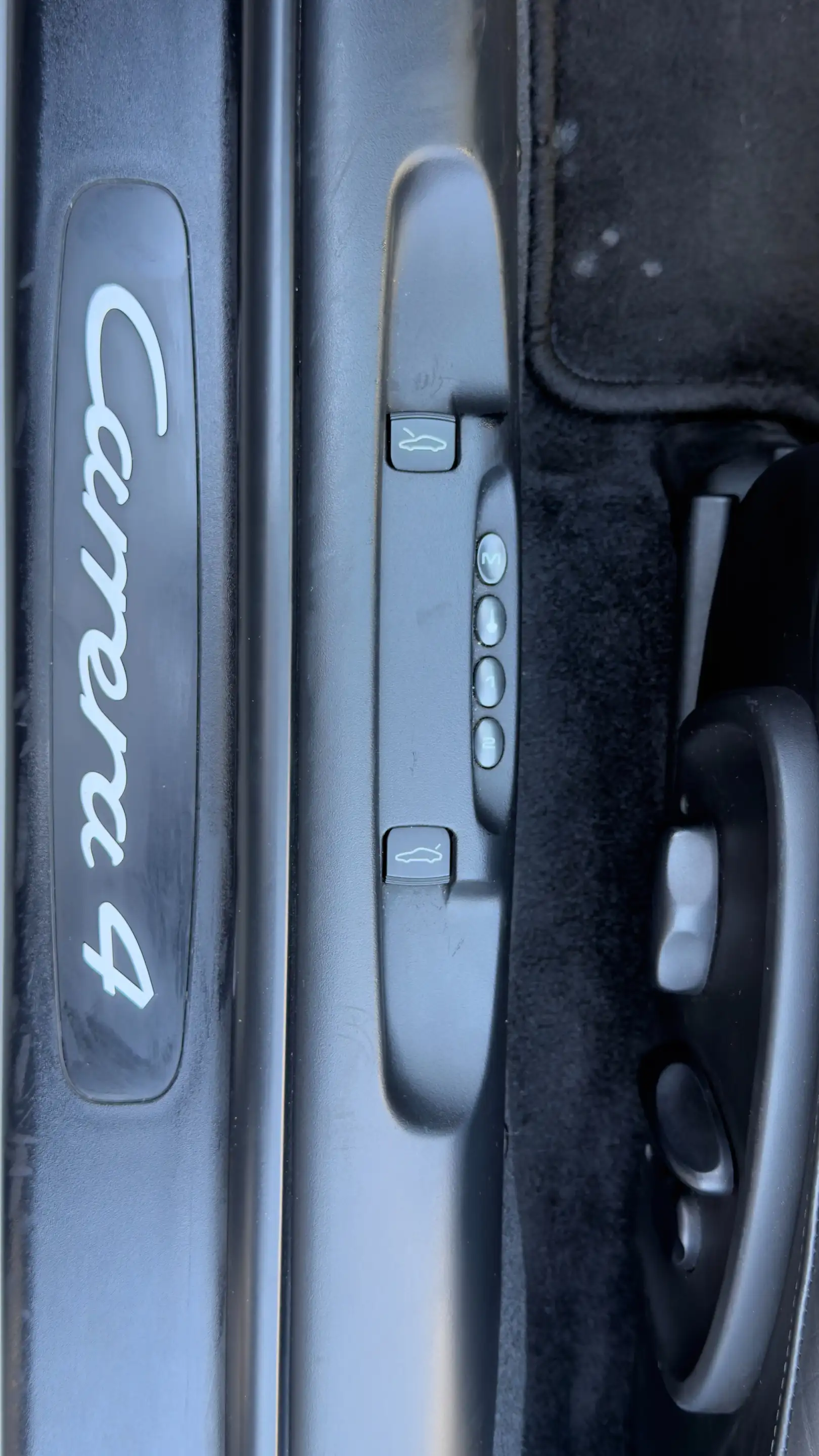 Porsche 911 911 Carrera 4 Cabrio Limited Edition — photo 12