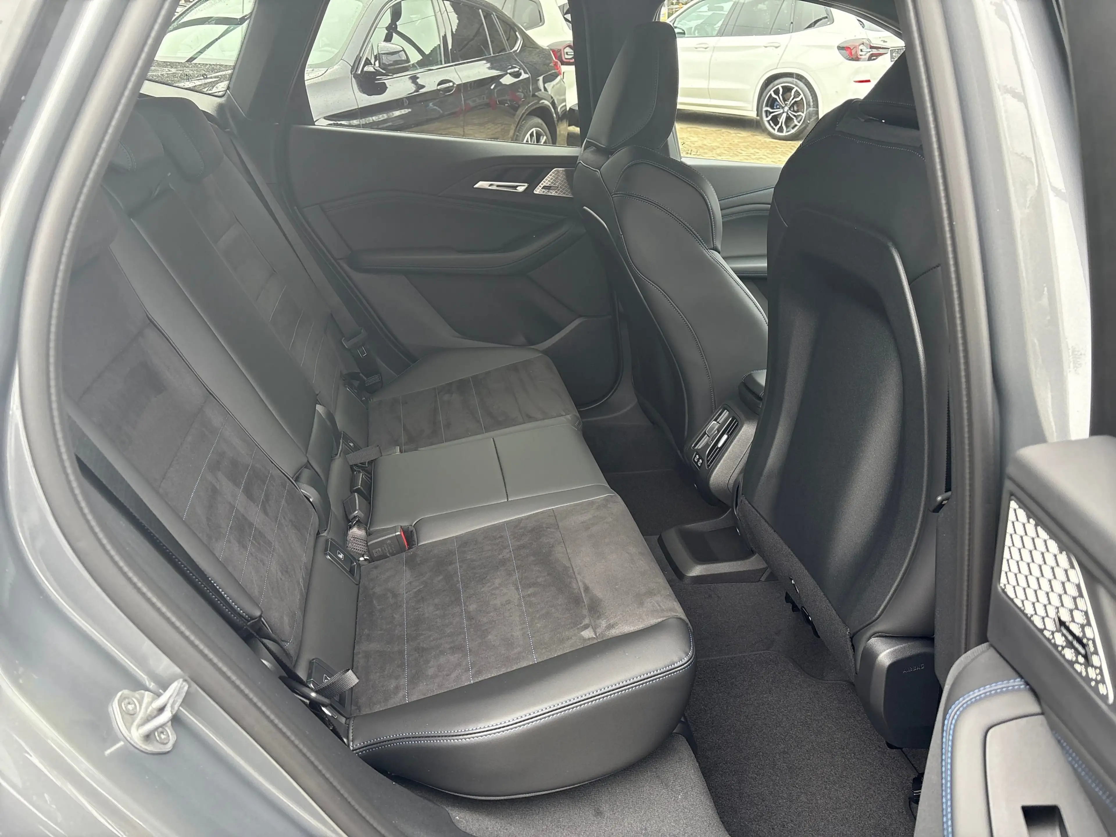 BMW 223 i XDRIVE M Sportpaket HK HiFi DAB LED RFK — photo 8