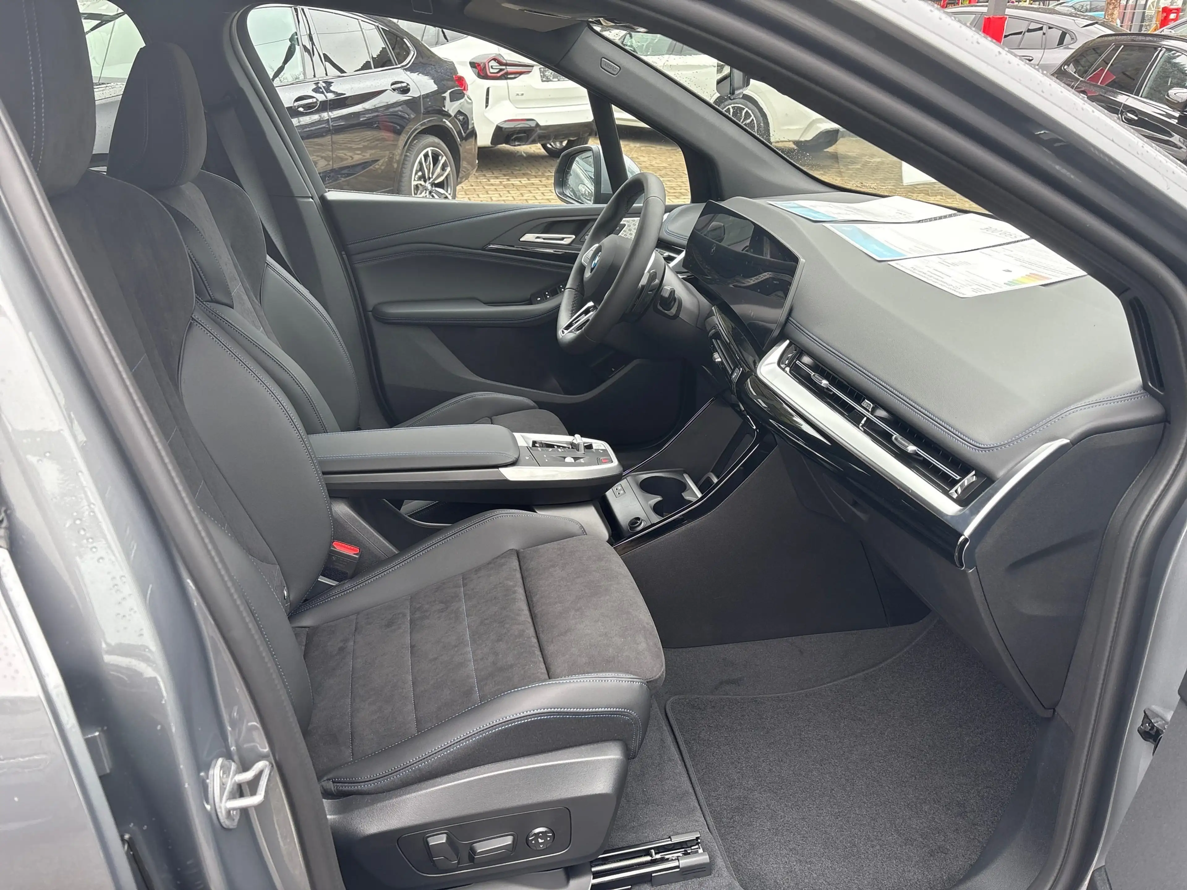 BMW 223 i XDRIVE M Sportpaket HK HiFi DAB LED RFK — photo 9