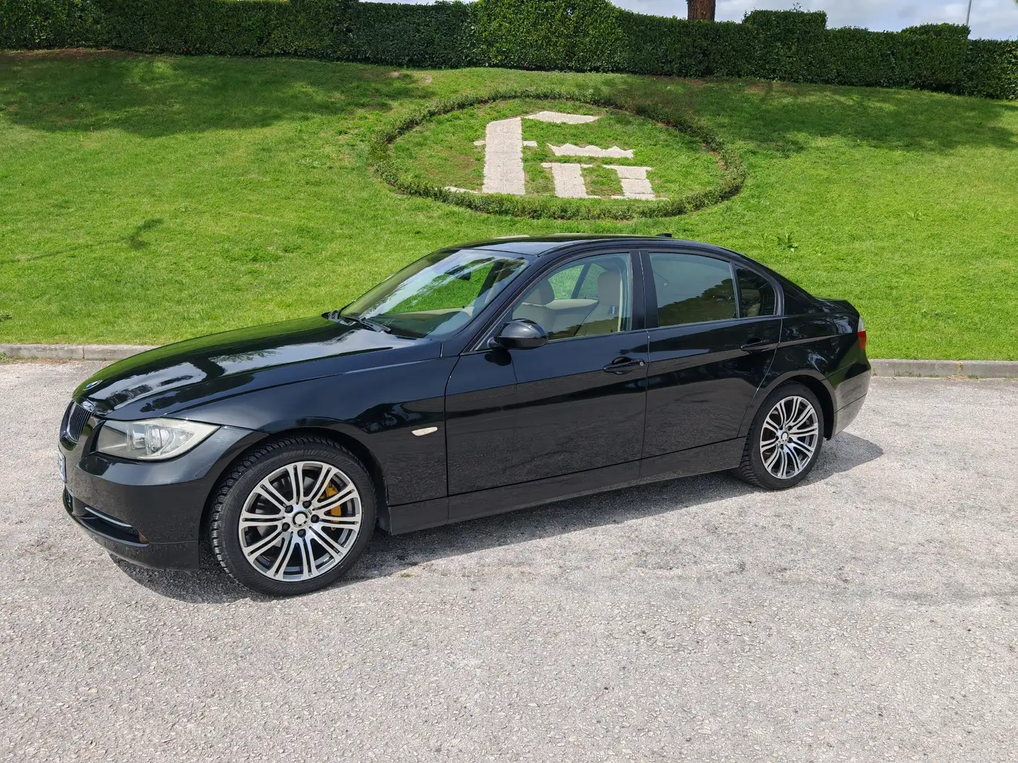 BMW 320 320d Msport - 1