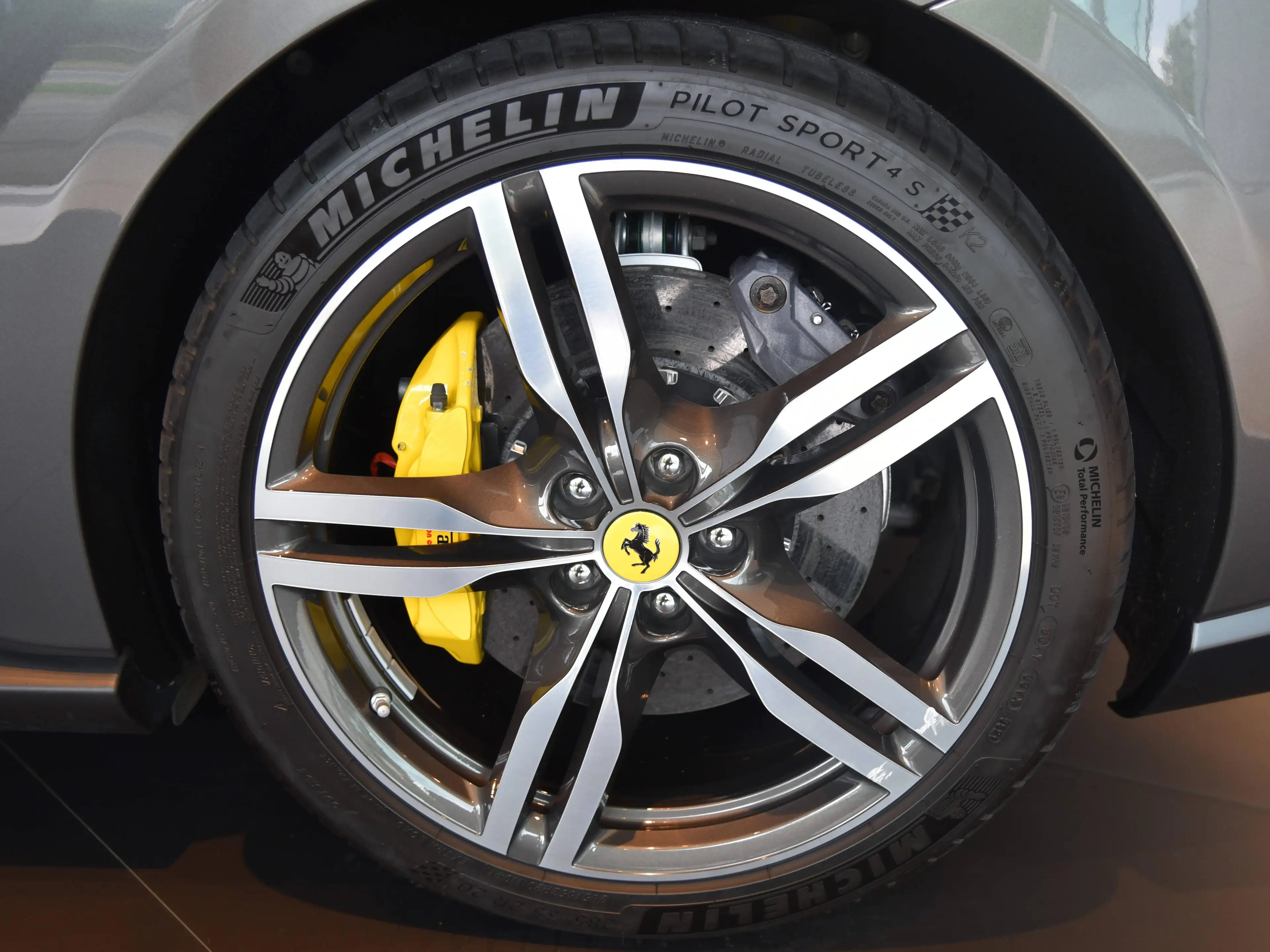 Ferrari Portofino Historical Colour | LEDS | Full Monza History — photo 14