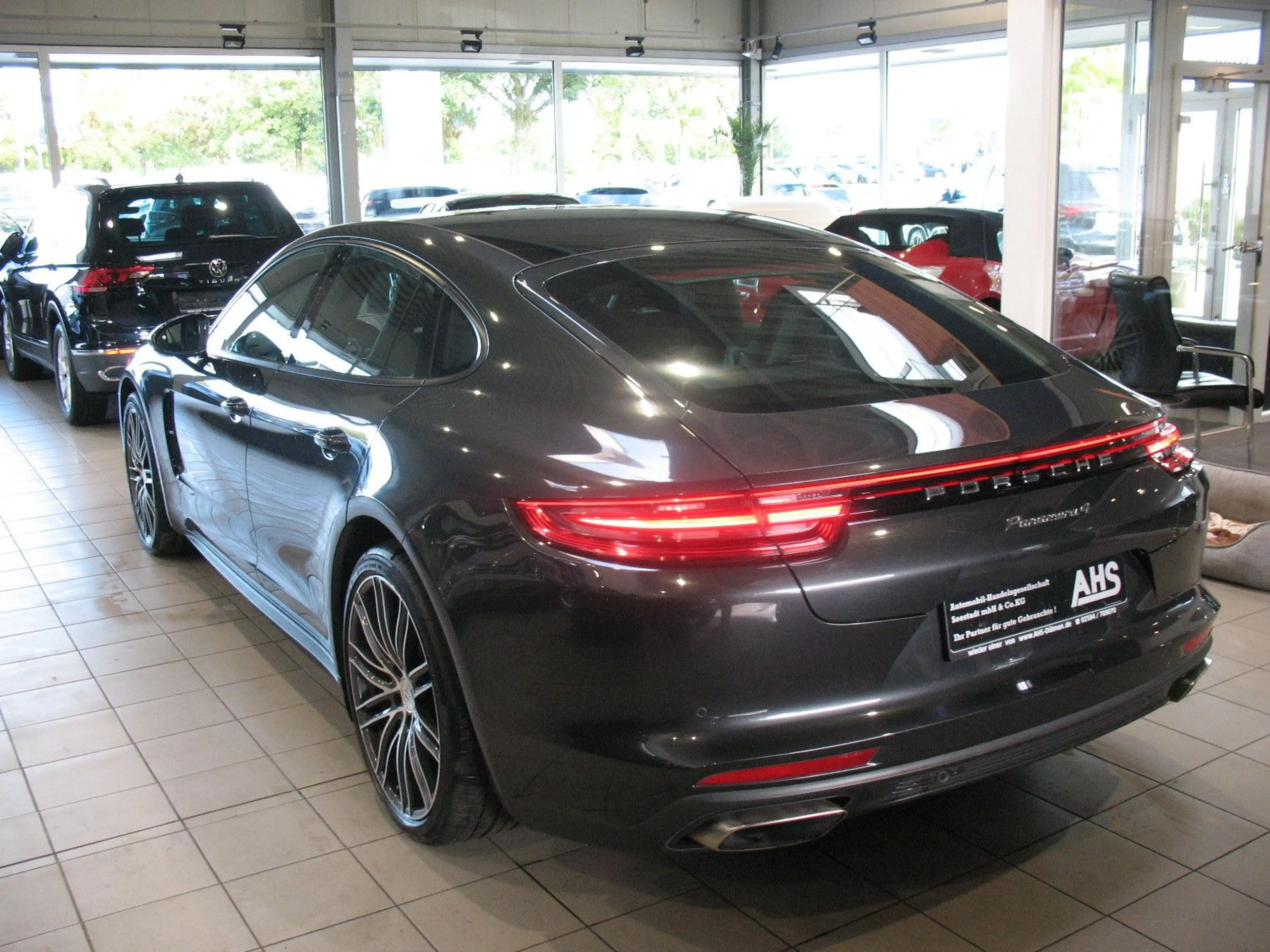 Porsche Panamera 4 *LEDER*PANORAMA*LED*SHD* — photo 3