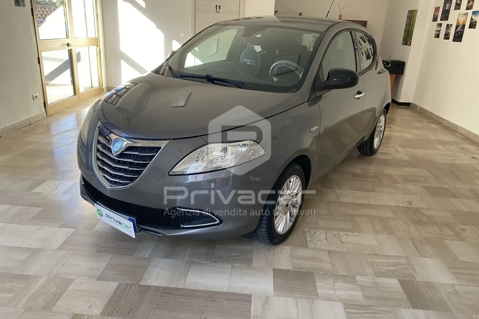 Lancia Ypsilon Ypsilon 1.2 69 CV 5 porte Silver Argent - 1