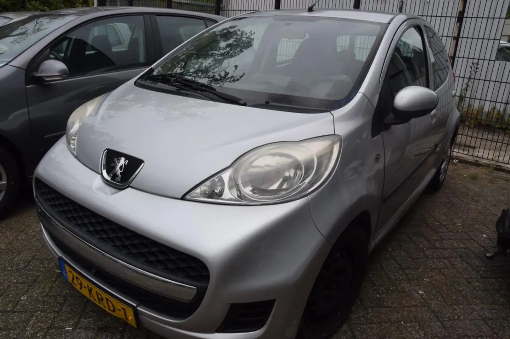 Peugeot 107 1.0-12V Sublime Grijs - 2