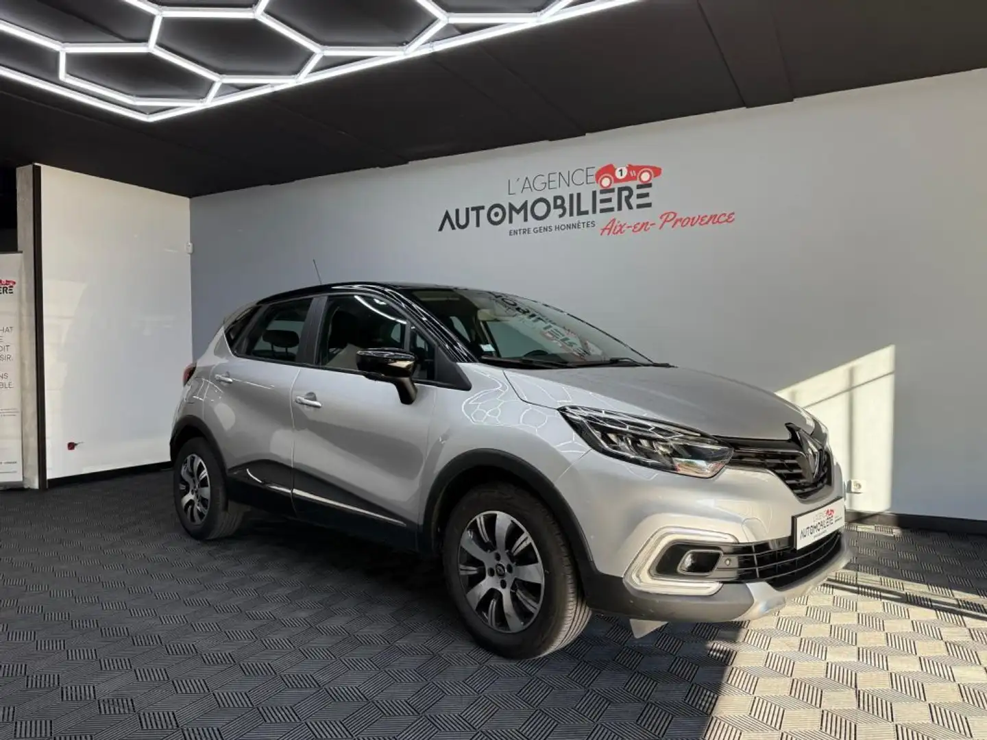 Renault Captur 0.9 TCE 90 ZEN Grau - 1