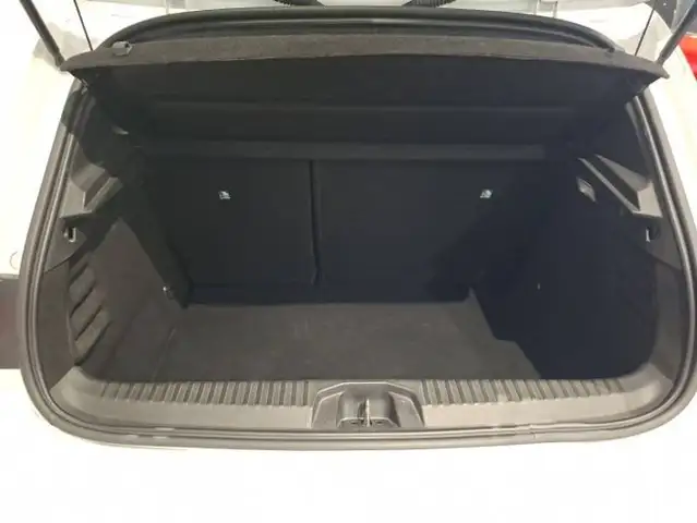 Renault Clio view 11