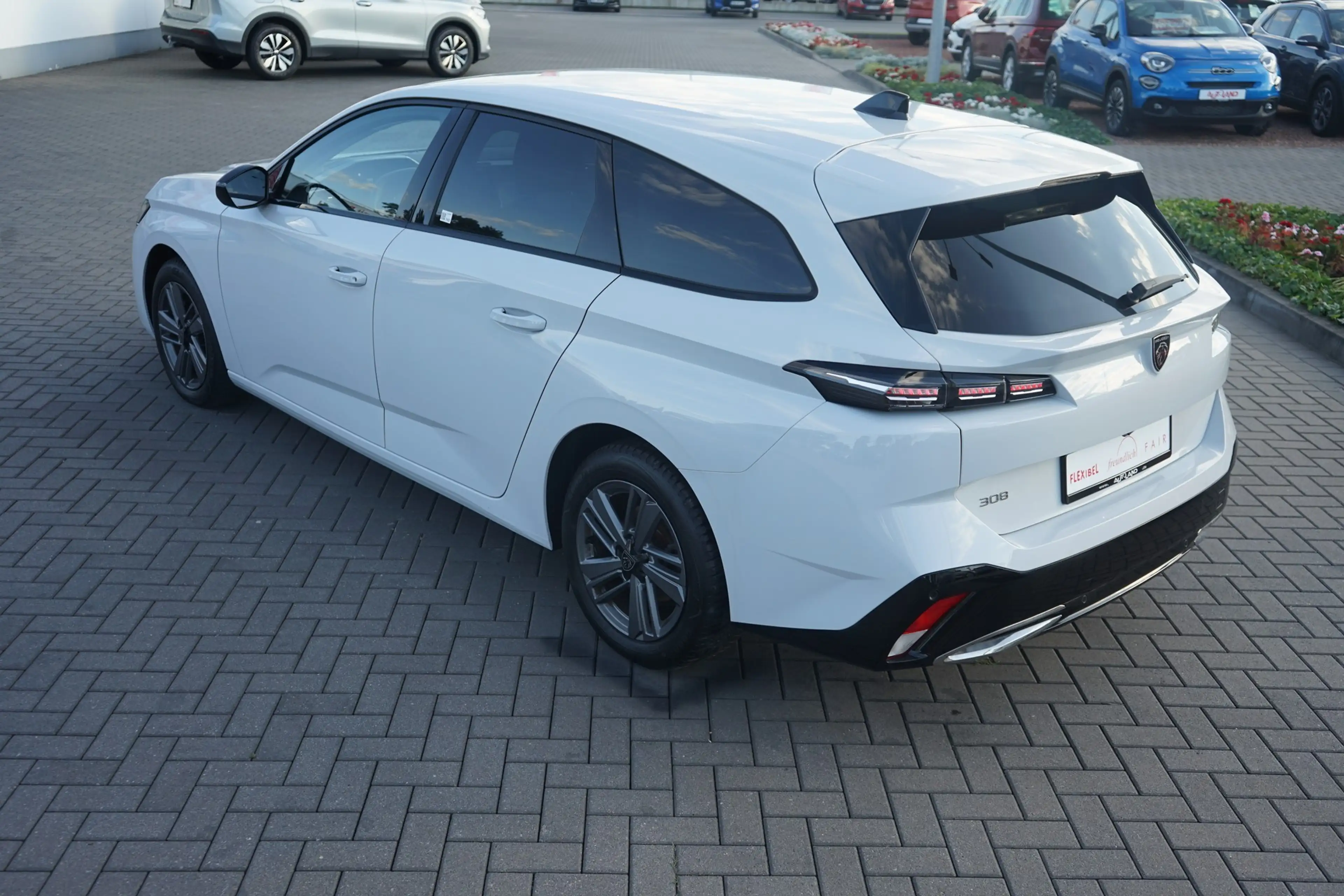 Peugeot 308 SW PureTech 130 Aut. LED ACC Navi 360° — photo 6