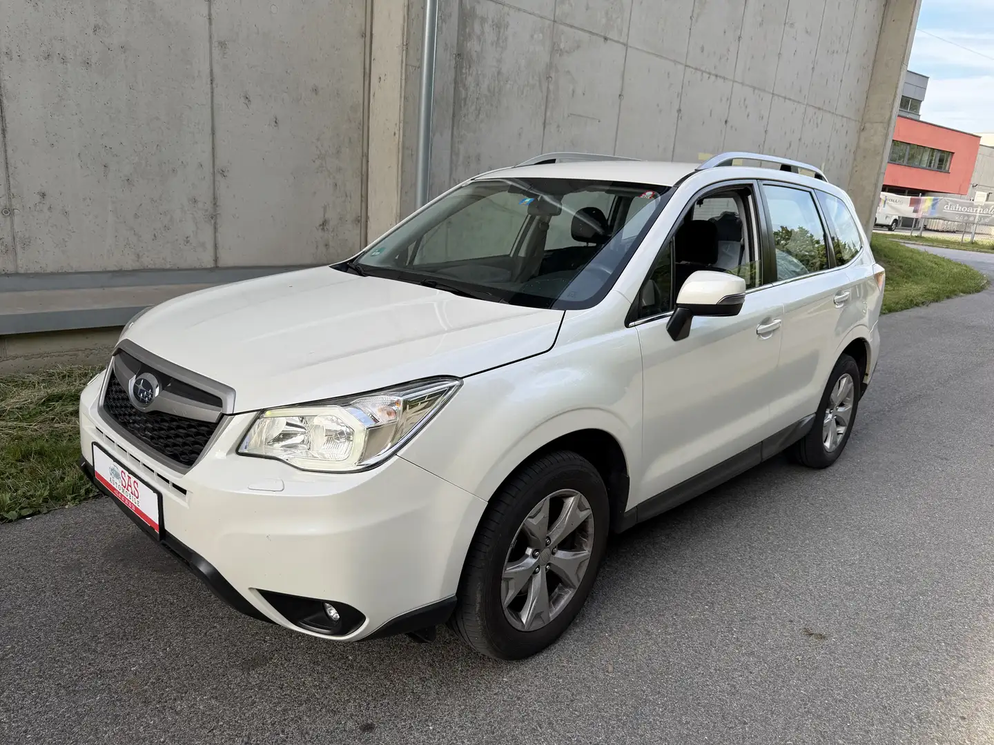 Subaru Forester 2,0D Comfort CVT Export oder Händler !!! Weiß - 1