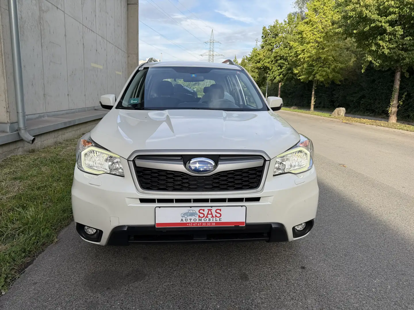 Subaru Forester 2,0D Comfort CVT Export oder Händler !!! Weiß - 2