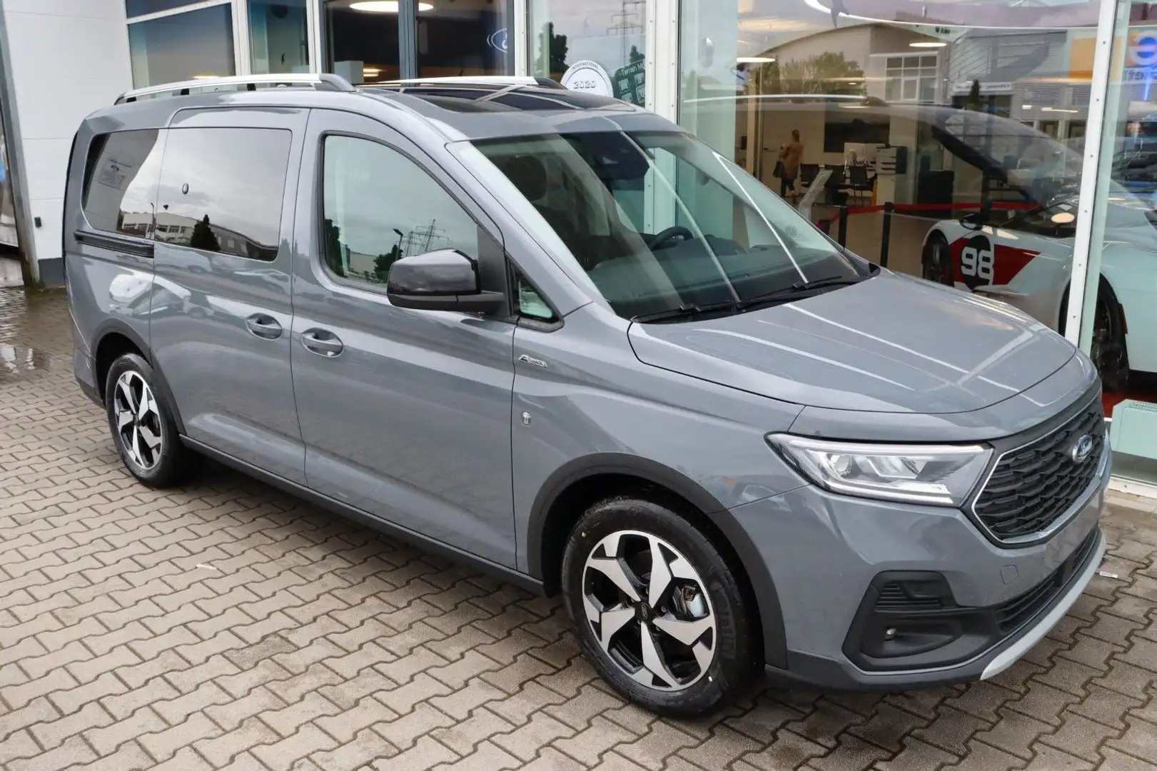 Ford Grand Tourneo Connect Active 2.0EcoBl L2 5-Sitze Weiß - 2