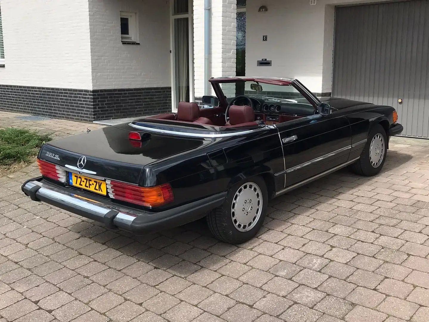 Mercedes-Benz SL 560 Zwart - 1