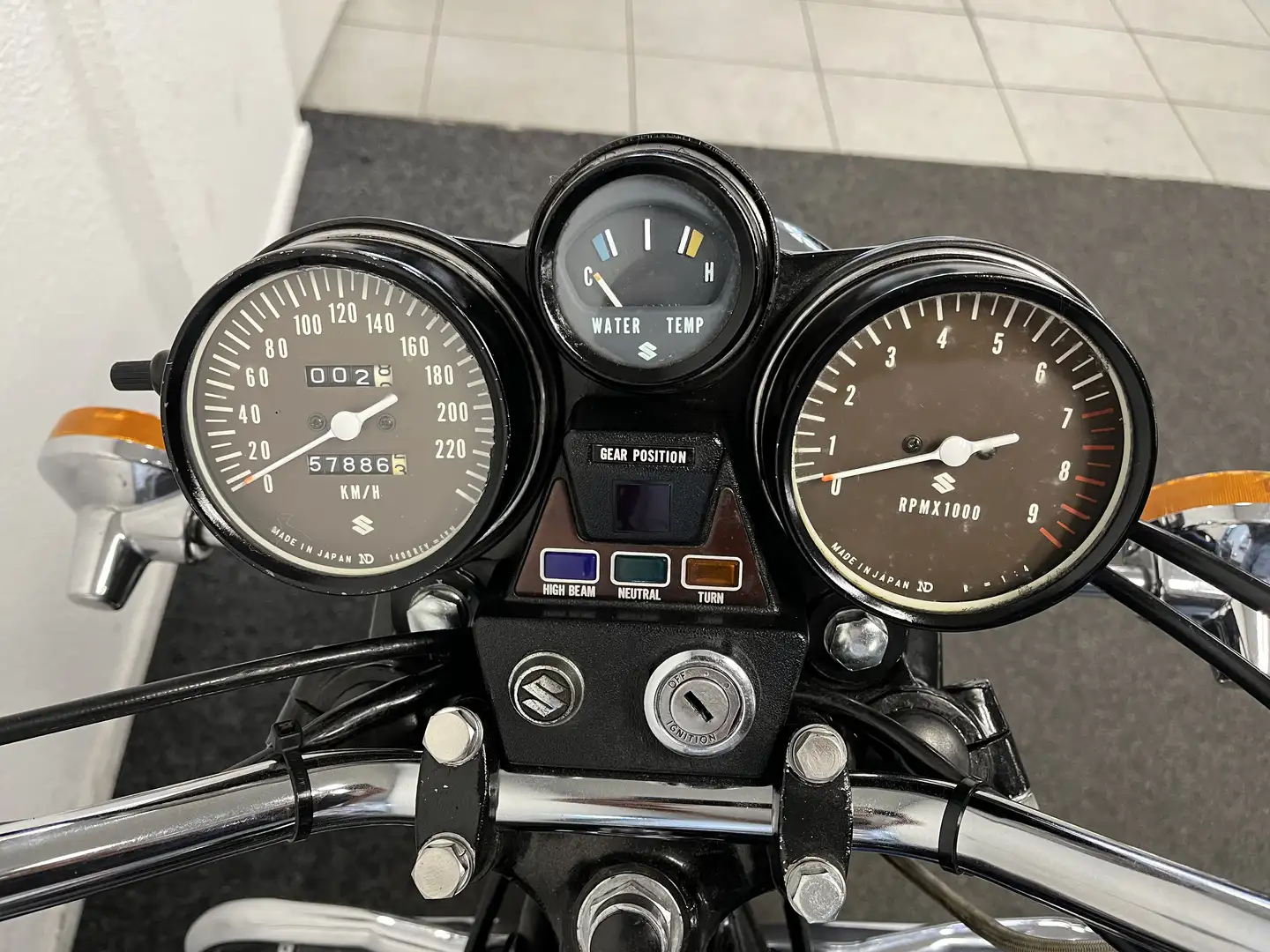 Suzuki GT 750 Azul - 2