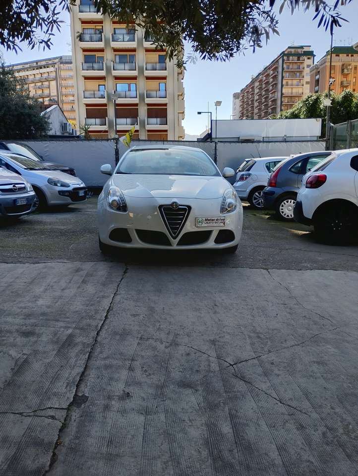Alfa Romeo Giulietta Giulietta III 2010 1.4 t. Distinctive 120cv