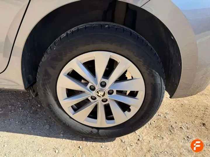 Škoda Kamiq 1.5 TSI Selection 2023, foto 25
