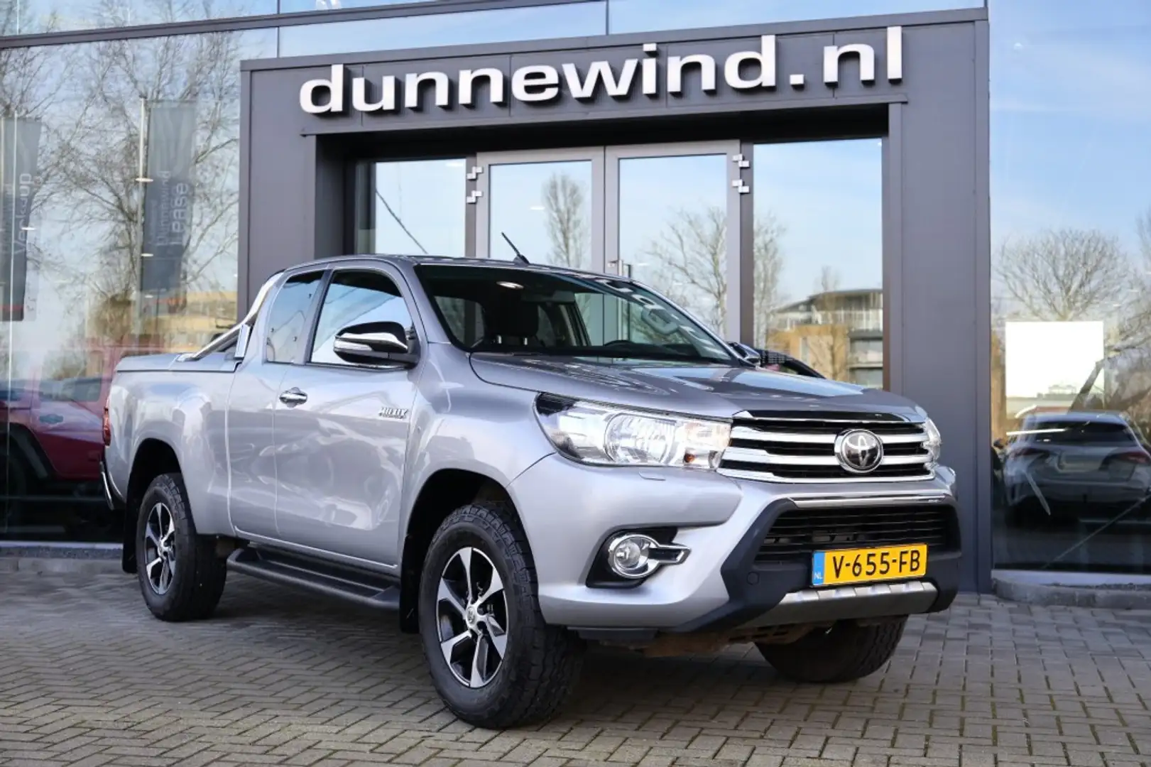 Toyota Hilux 2.4 D-4D-F XTRA CAB Professional Gris - 2