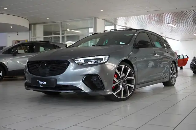 Opel Insignia view 4