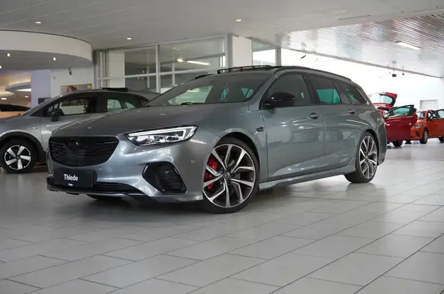 Opel Insignia view 3