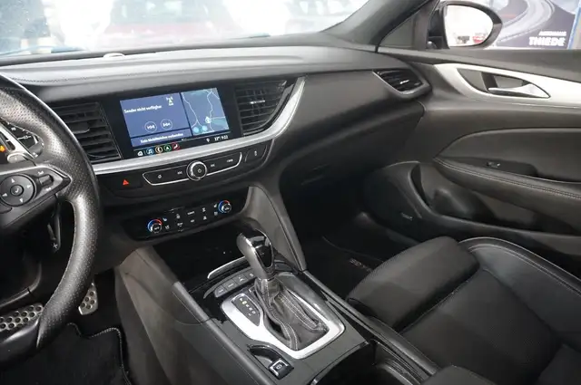 Opel Insignia view 30