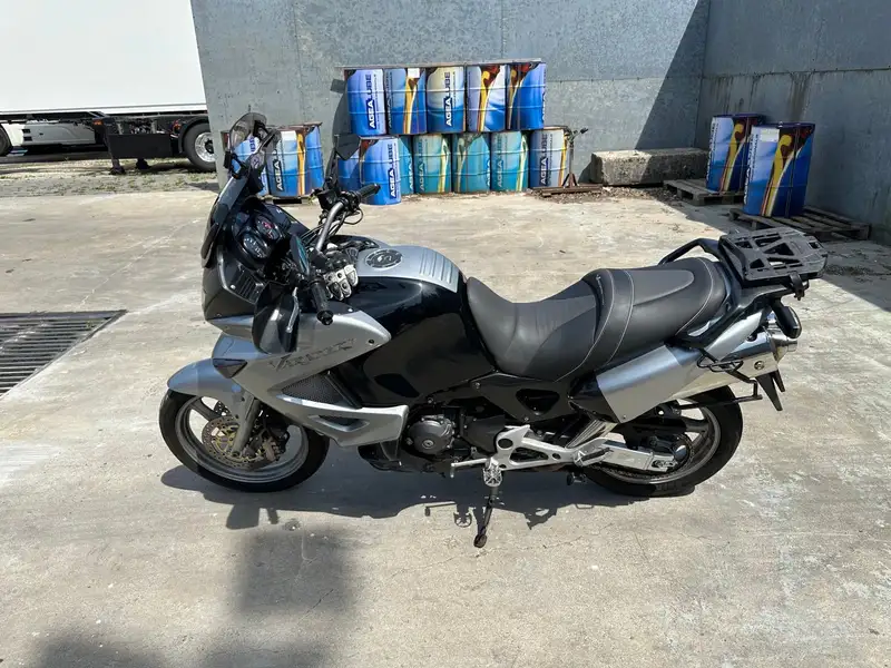 Honda Varadero - foto 5