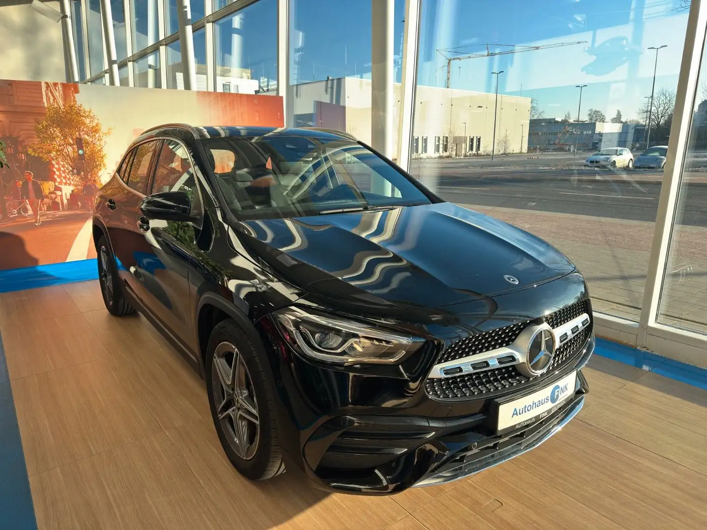 Mercedes-Benz GLA 220 d 4Matic AMG Line Panorama Kamera LED AHK Noir - 2