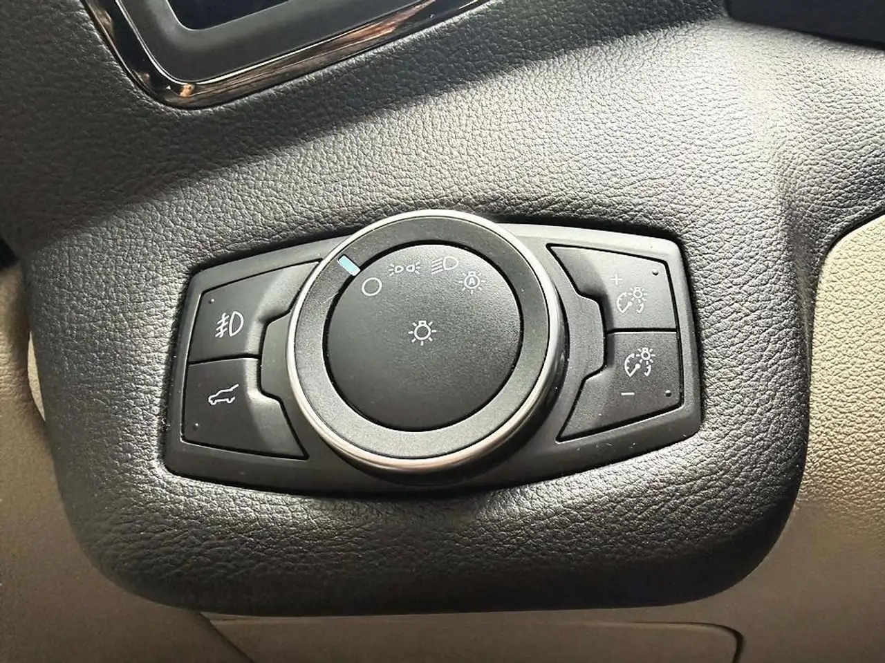 Ford Escape снимка Ford Escape