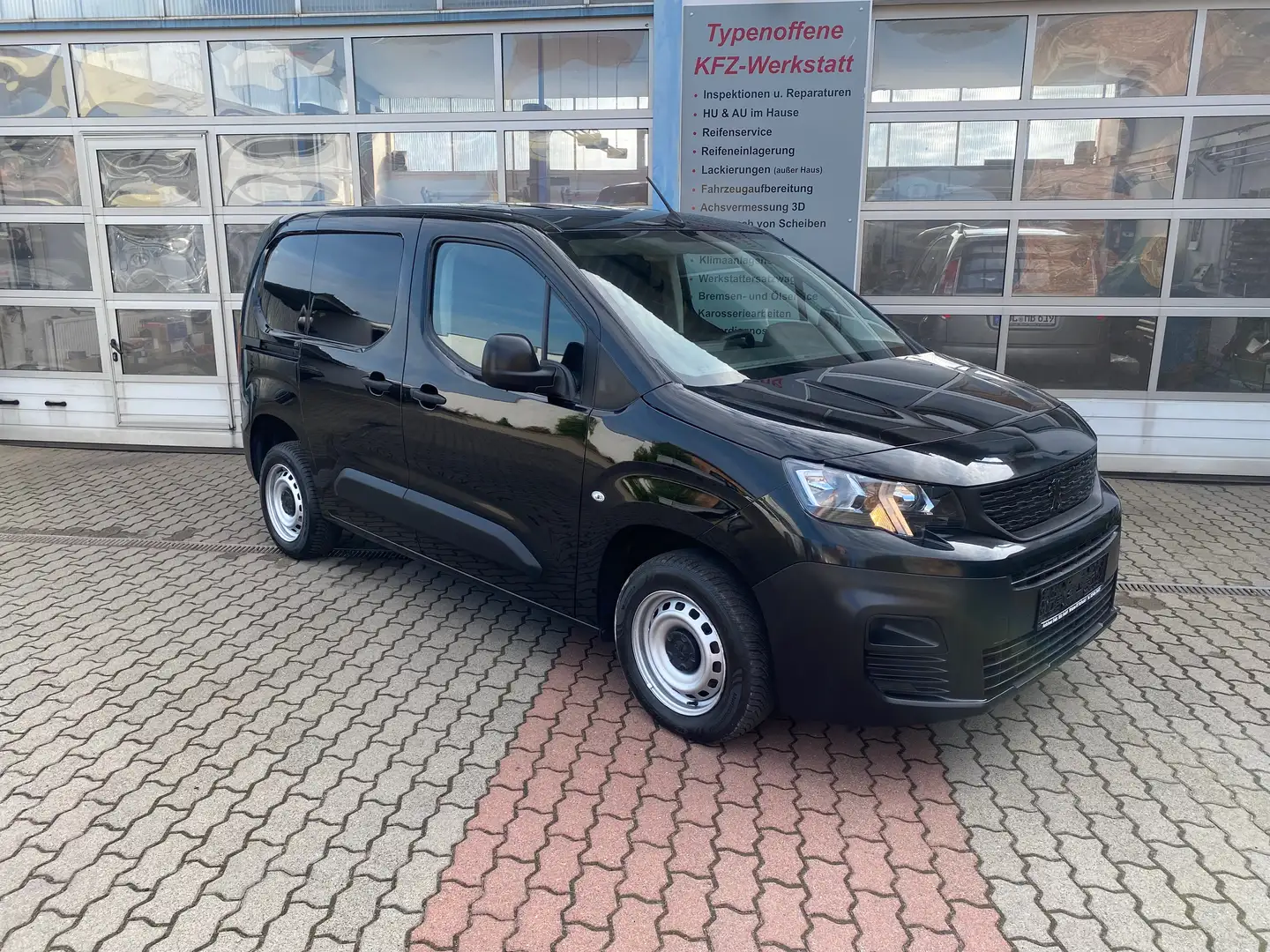 Peugeot Partner 1.5 , USB, 1.Hand, HU/AU neu Schwarz - 1