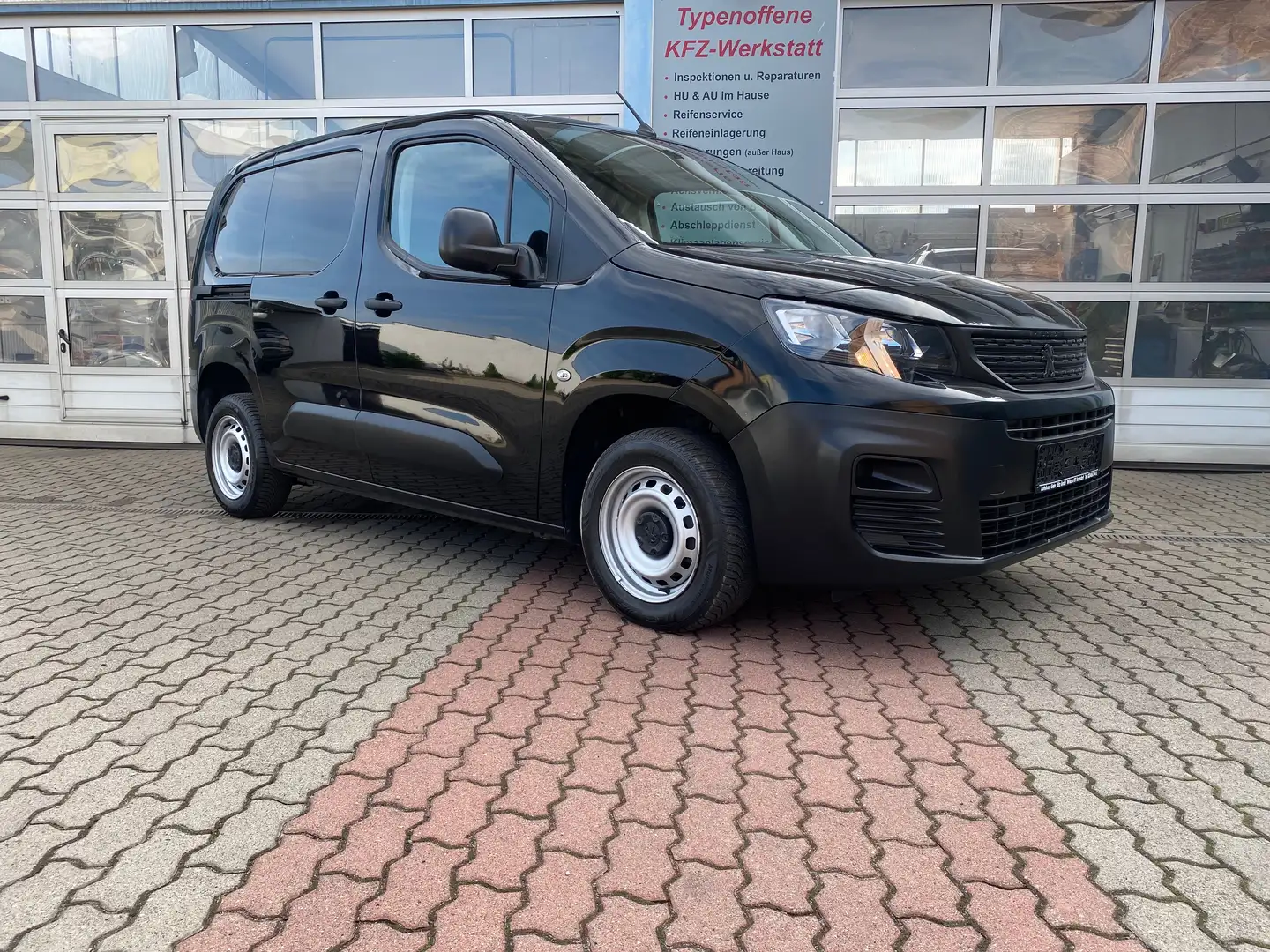 Peugeot Partner 1.5 , USB, 1.Hand, HU/AU neu Schwarz - 2