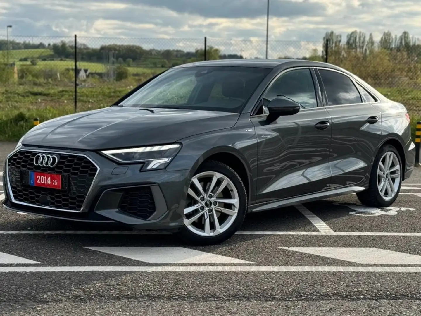 Audi A3 Limousine S line S-tronic 1.0 TFSI / Automatique Gris - 1