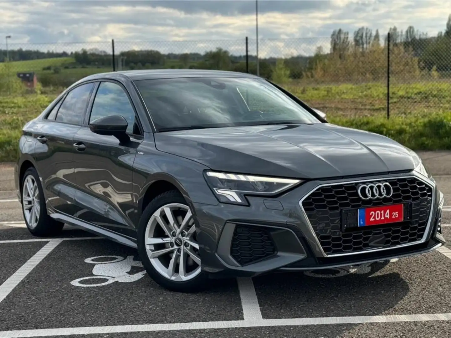 Audi A3 Limousine S line S-tronic 1.0 TFSI / Automatique Gris - 2