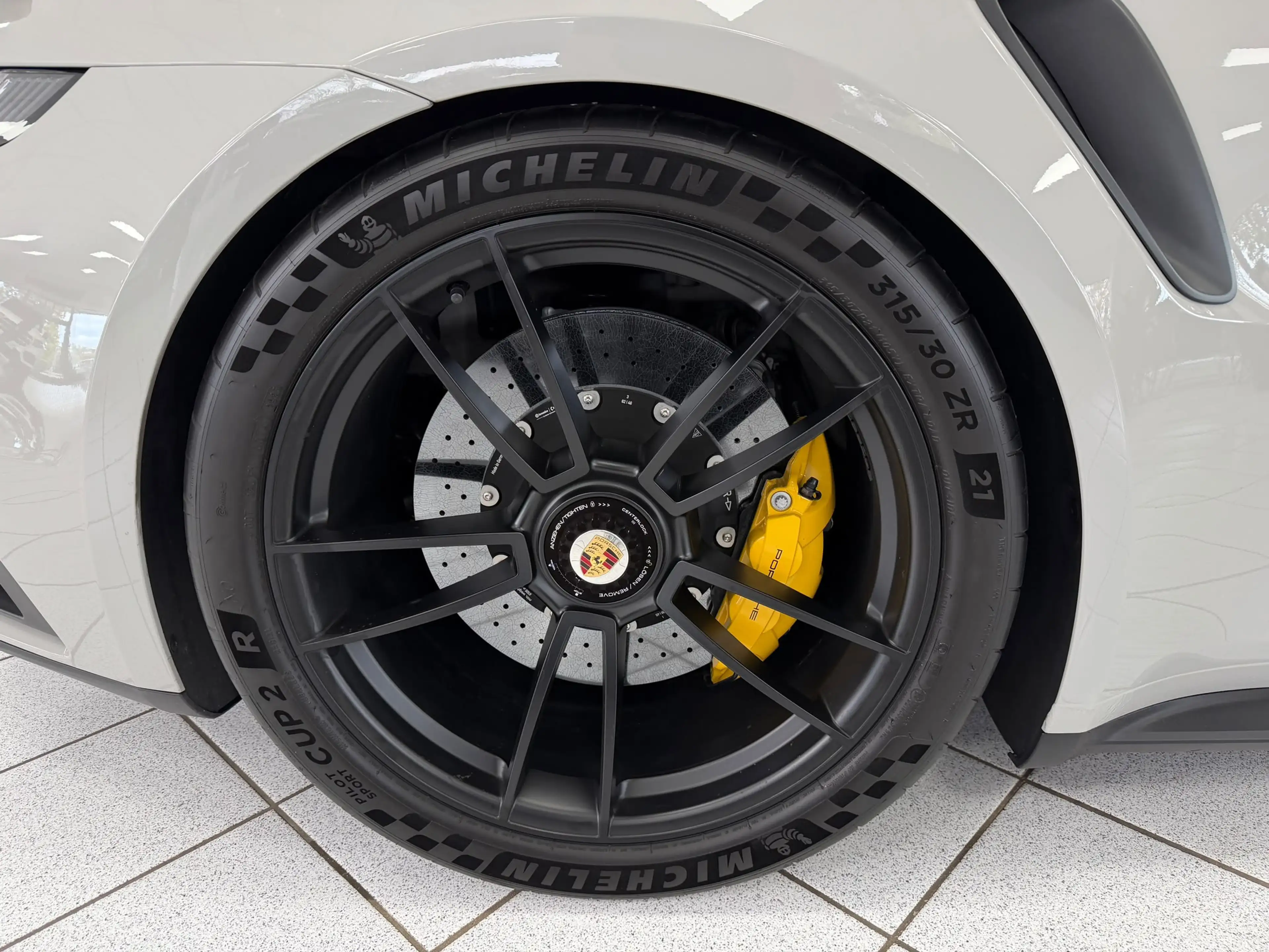 Porsche 992 911 Turbo S Cabrio PPF*CHRONO*PCCB*NACHT — photo 7