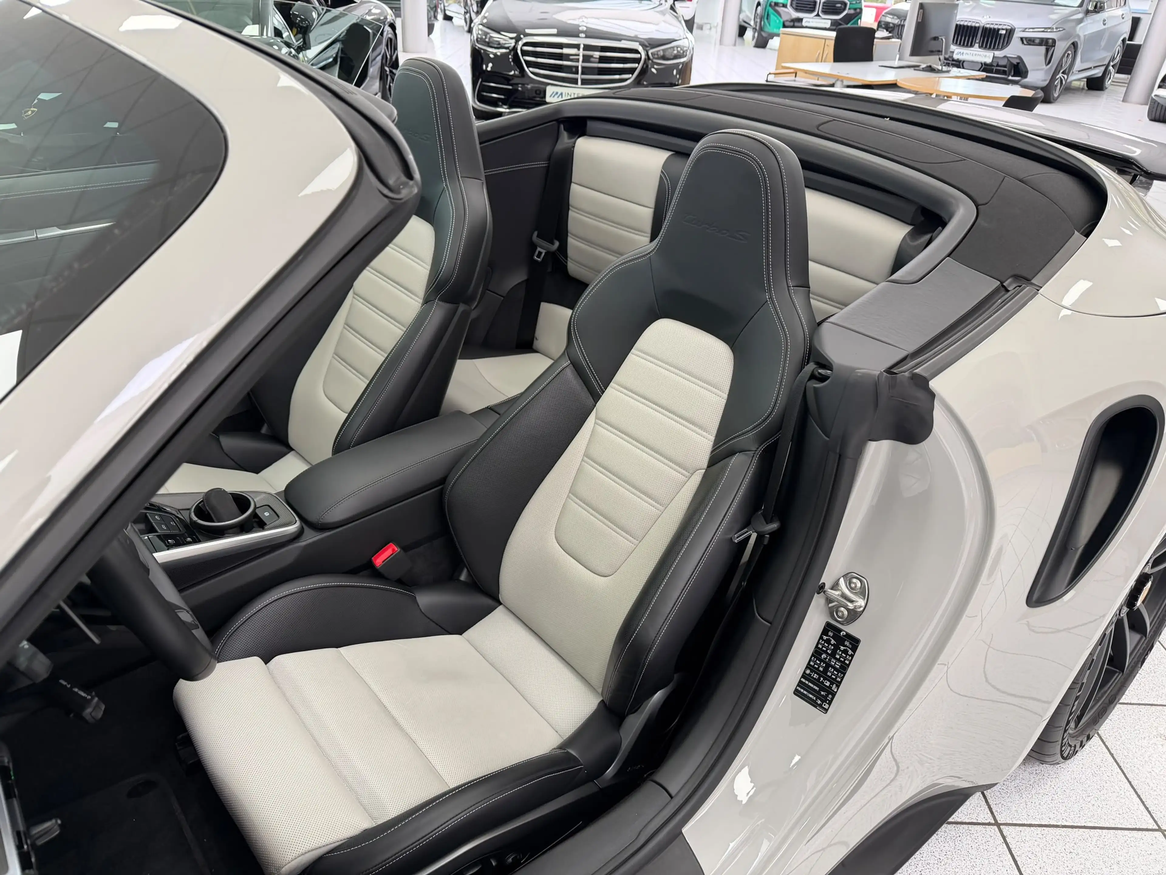 Porsche 992 911 Turbo S Cabrio PPF*CHRONO*PCCB*NACHT — photo 11