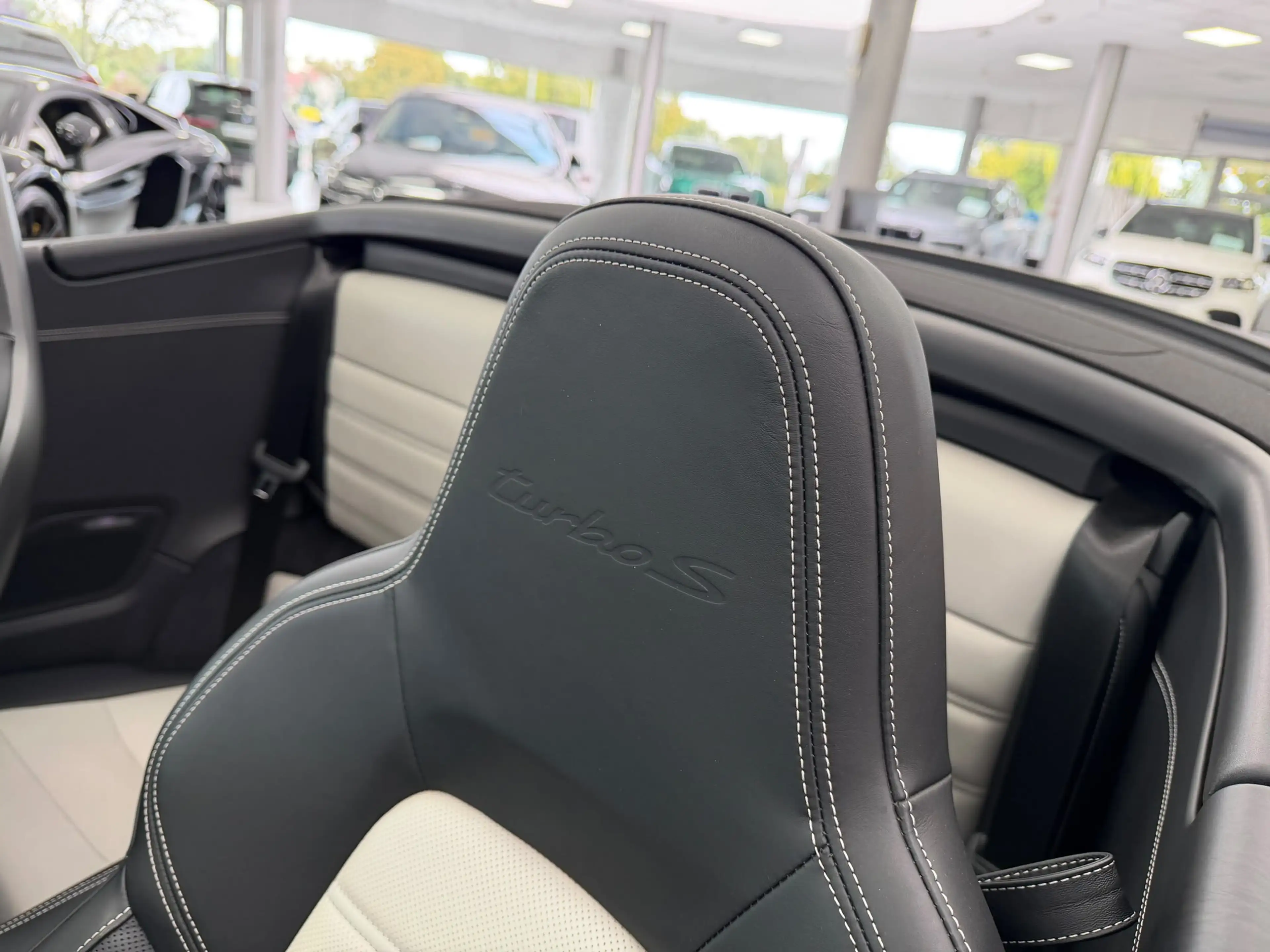 Porsche 992 911 Turbo S Cabrio PPF*CHRONO*PCCB*NACHT — photo 12