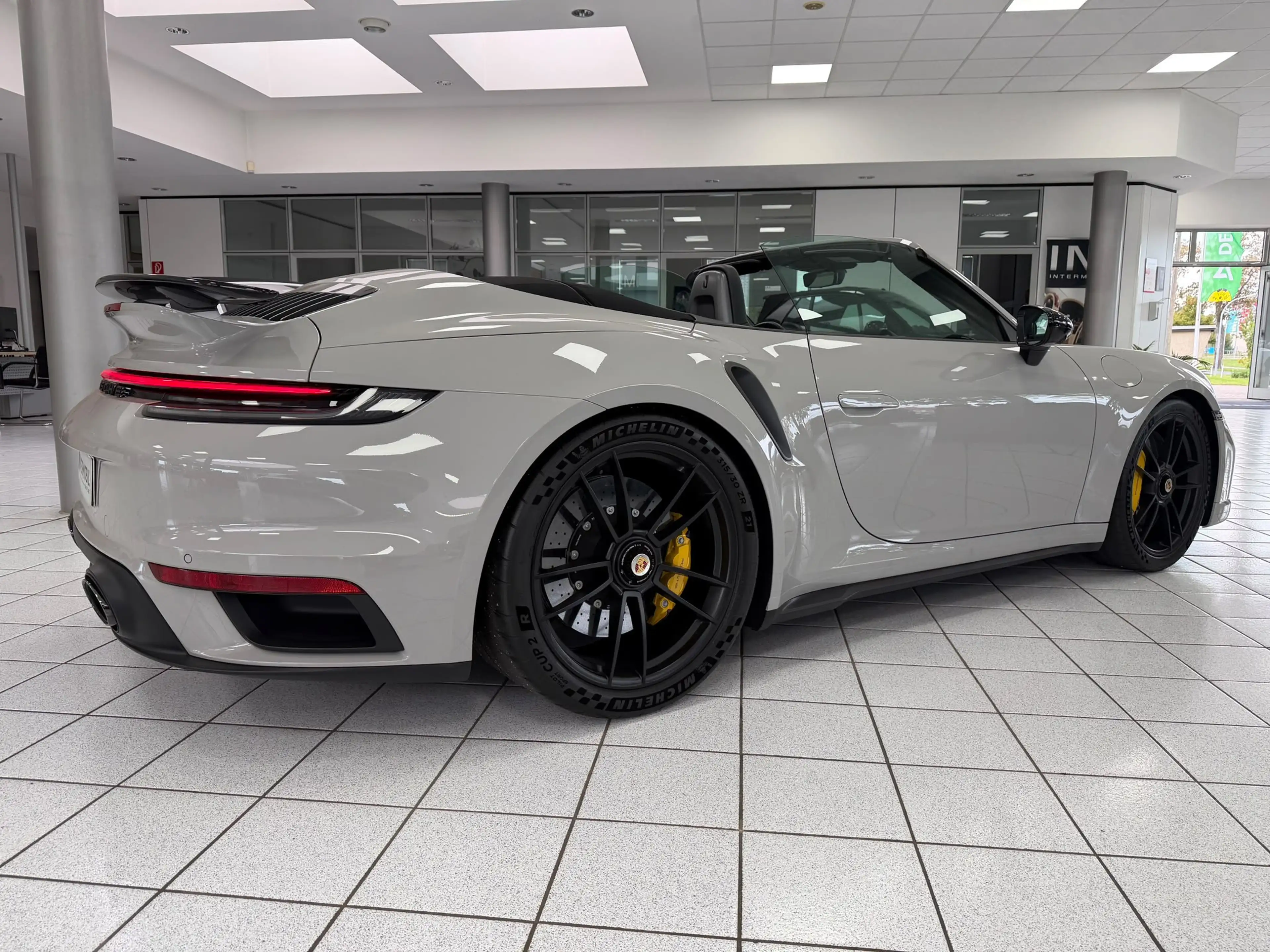 Porsche 992 911 Turbo S Cabrio PPF*CHRONO*PCCB*NACHT — photo 4