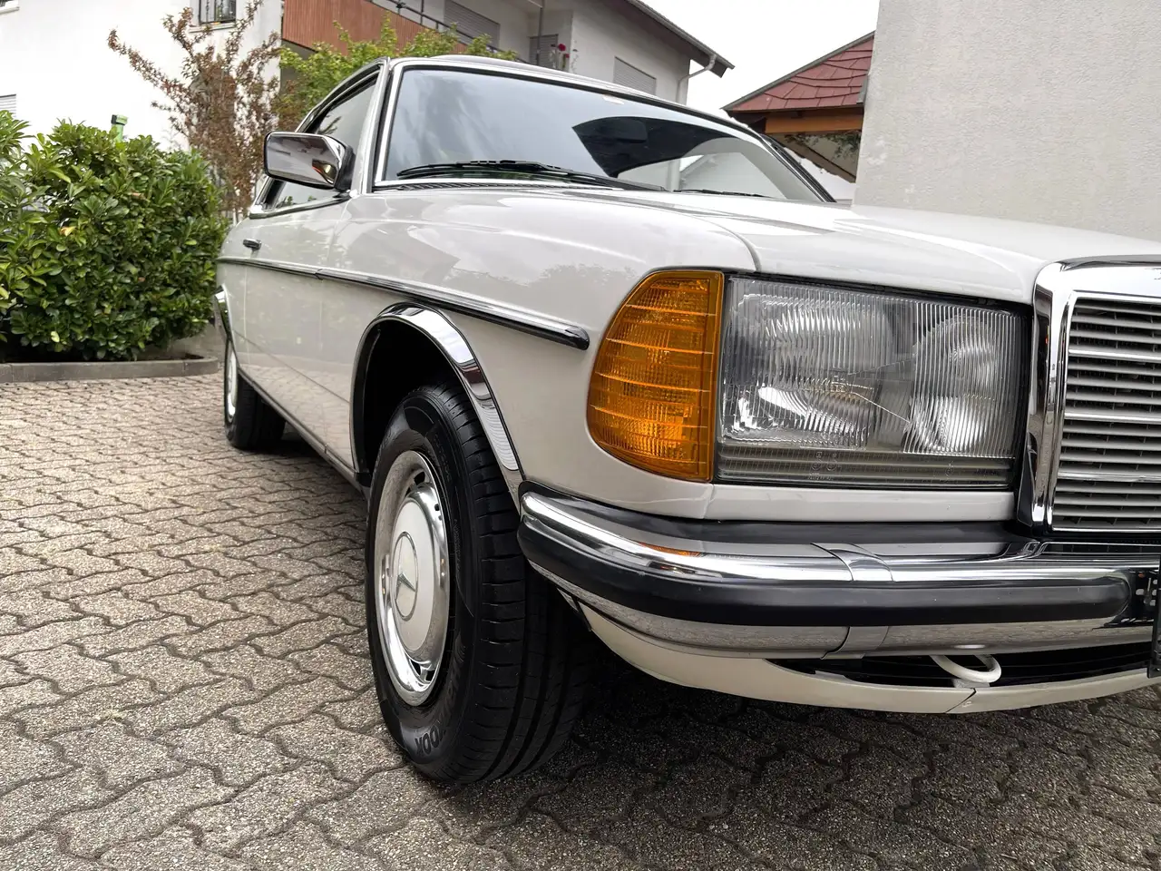 Mercedes-Benz 230 CE Coupè W 123 Baujahr 1985 Sammlerfahrzeug H-Kennzeichen, foto 2