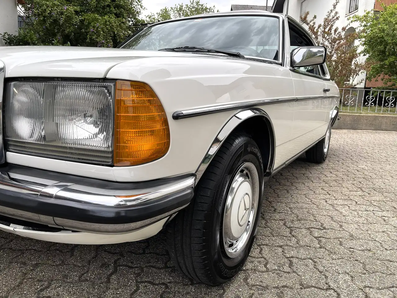 Mercedes-Benz 230 CE Coupè W 123 Baujahr 1985 Sammlerfahrzeug H-Kennzeichen, foto 9
