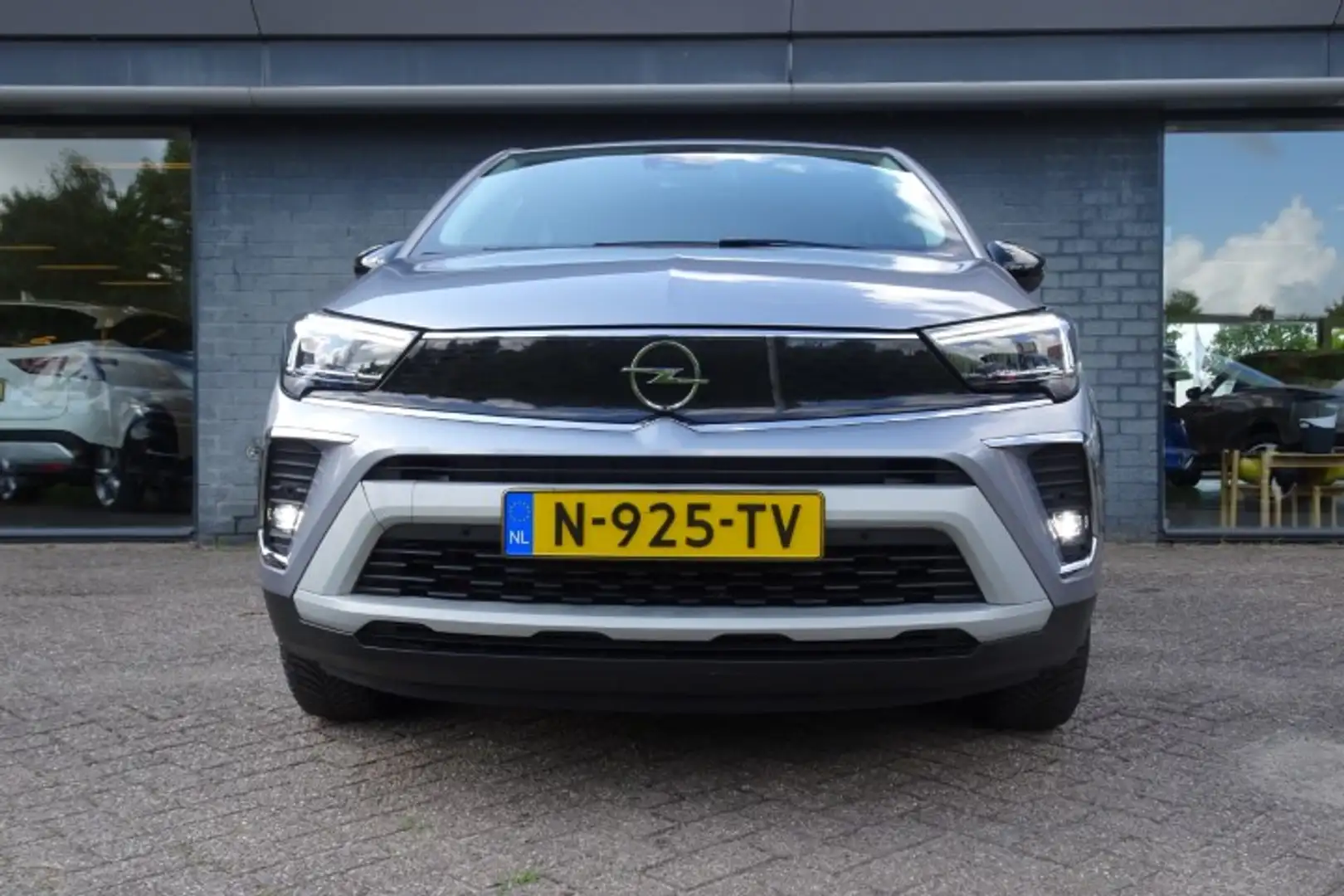 Opel Crossland 1.2 130pk Start/Stop Aut. Elegance Grijs - 2