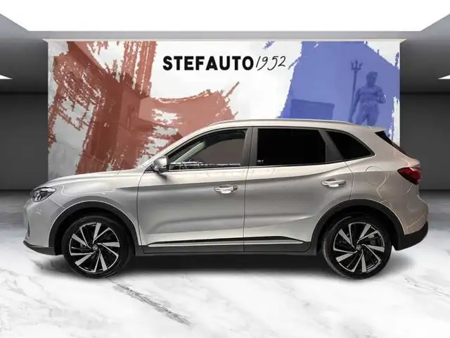 MG ZS view 3