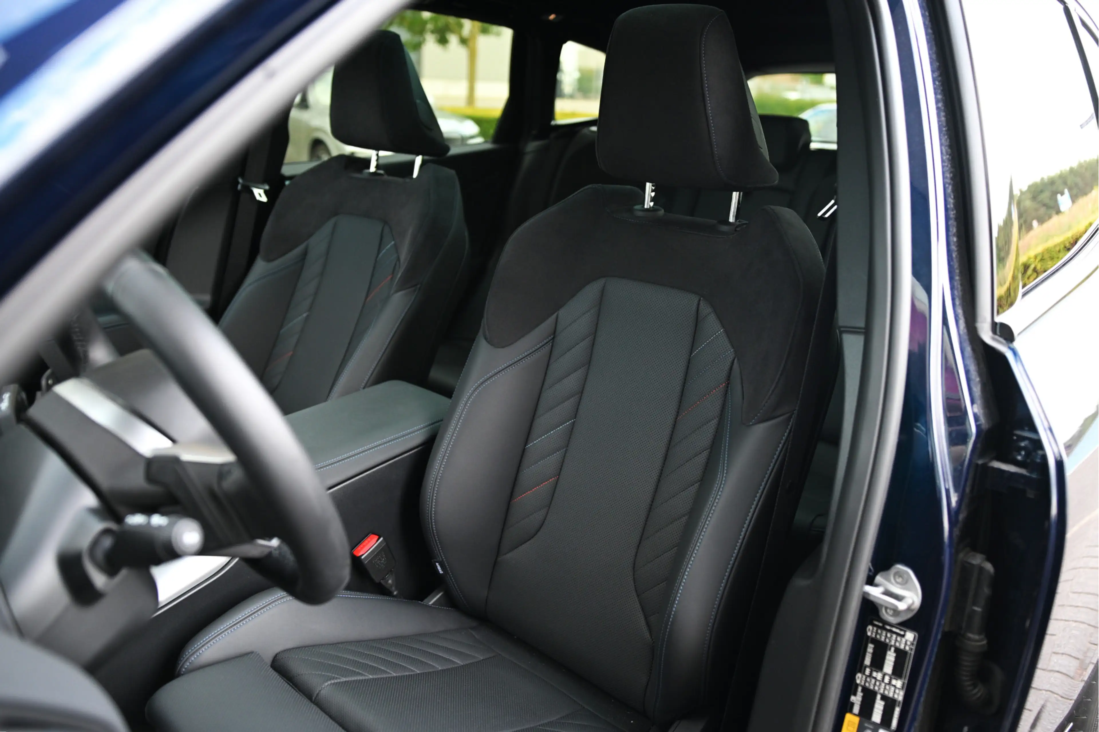 BMW X3 30e xDrive M Sport Automaat / Panoramadak / Trekha — photo 3