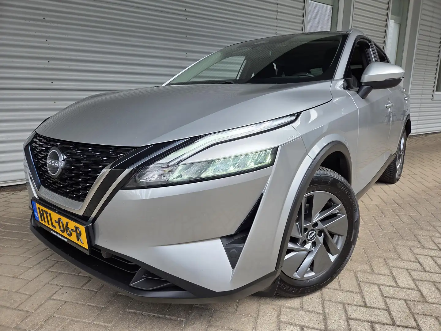 Nissan Qashqai 1.3 MHEV Xtronic Acenta Grijs - 2